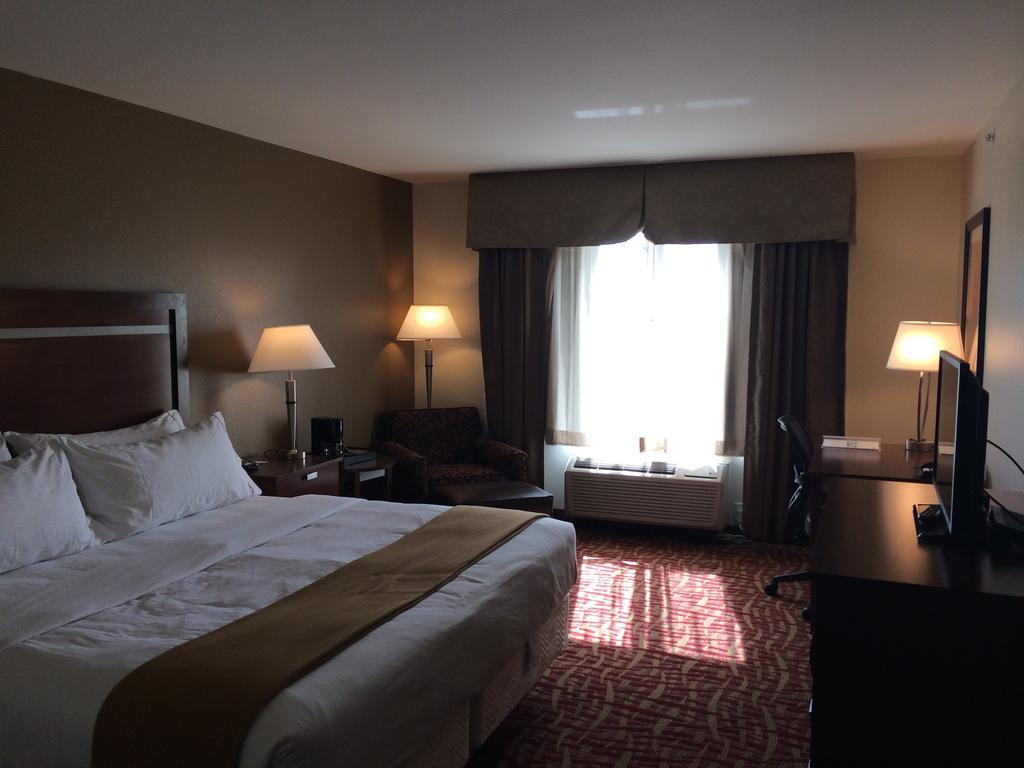 Holiday Inn Express & Suites Glendive By Ihg Room photo