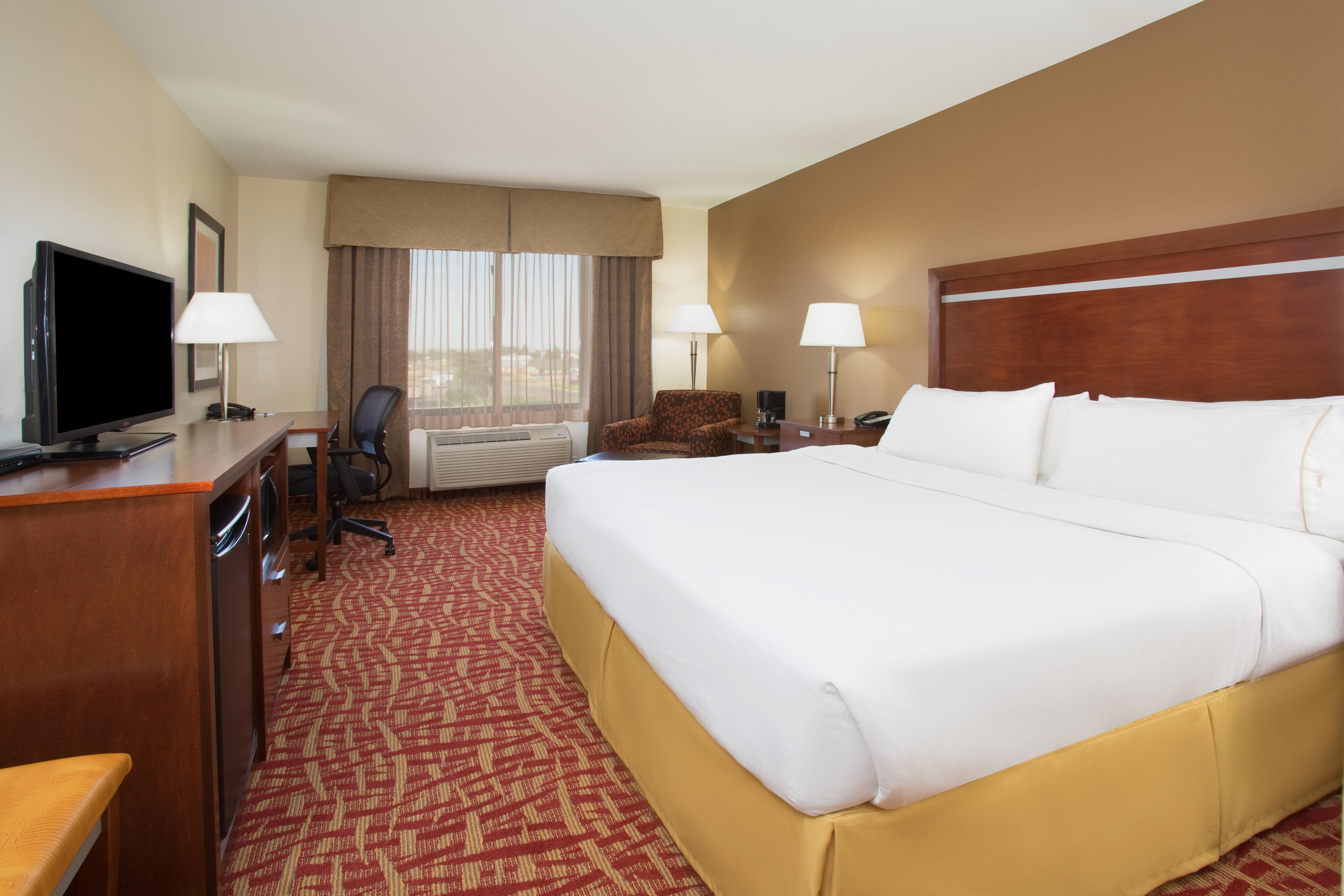 Holiday Inn Express & Suites Glendive By Ihg Exterior photo